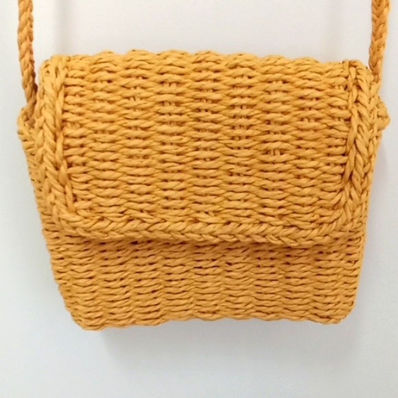 *Final Price* NWOT Garden Girl Wicker Rattan Style Woven Crossbody Straw Bag - Picture 4 of 6